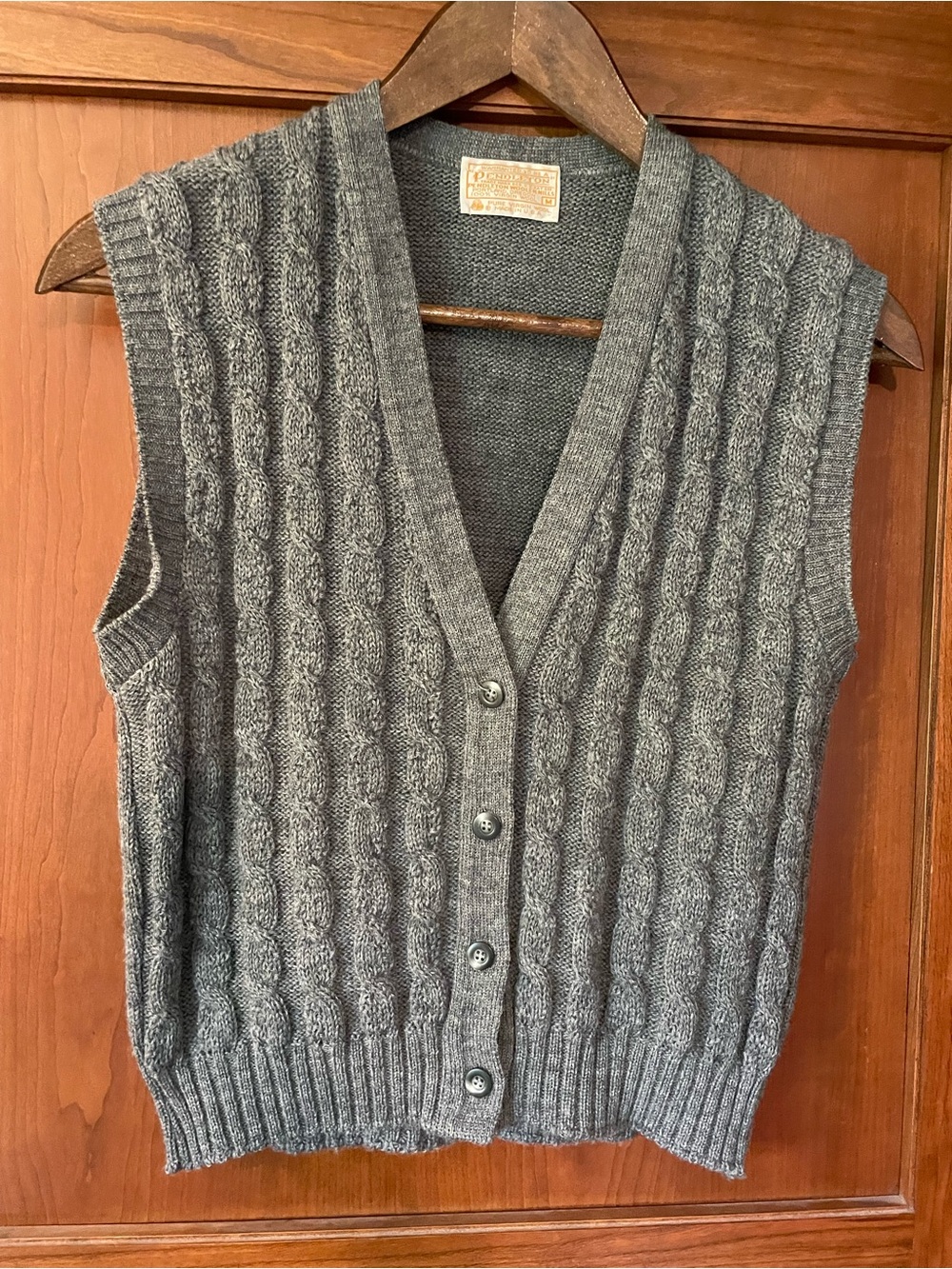 Vintage Pendleton 100% Wool Gray Cable Knit Sweater Vest Medium